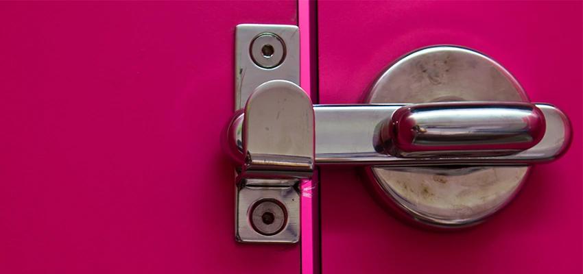 Childproof Gate Lock in El Rio, California